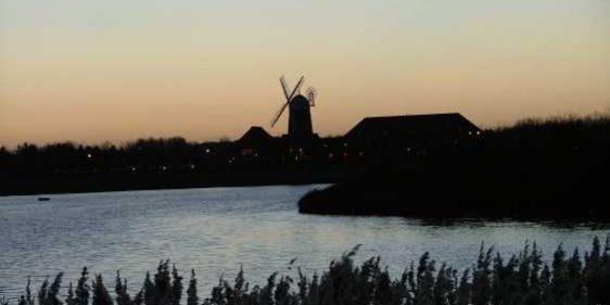 Taxi Transfer from Gatwick Airport to Milton Keynes