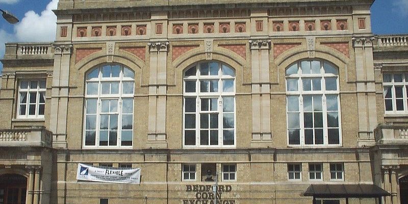 Taxi Transfer from Luton Airport to Bedford