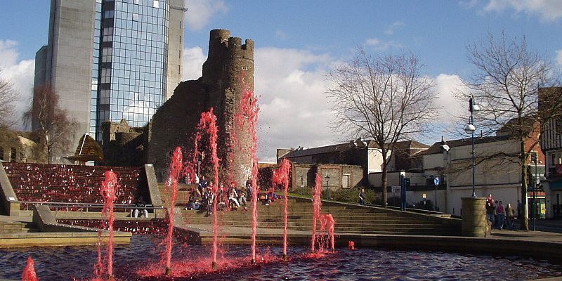 luton-airport-transfer-to-swansea Taxi Transfer from Luton Airport to Swansea