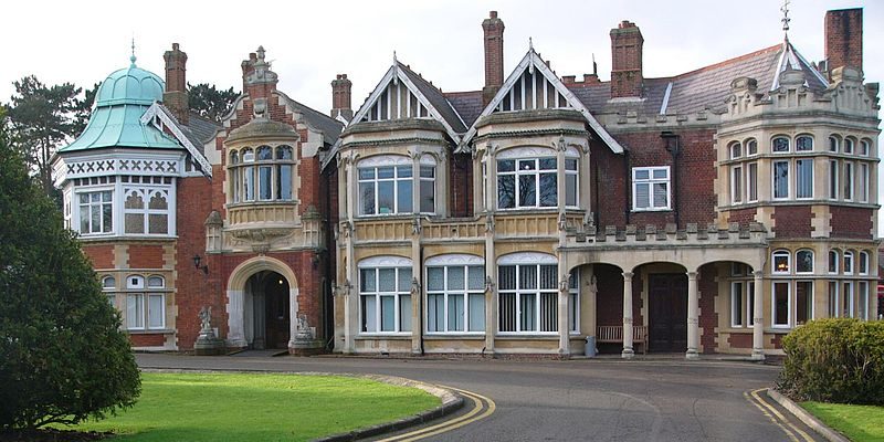 Taxi Transfer from Stansted Airport to Milton Keynes