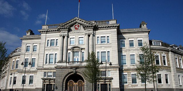 Taxi Transfer from Luton Airport to Maidstone