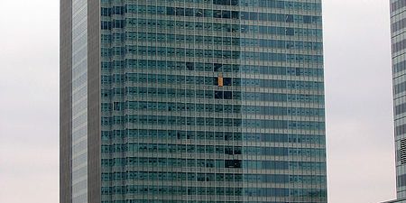 Taxi from Tower Hamlets E1 to Luton Airport