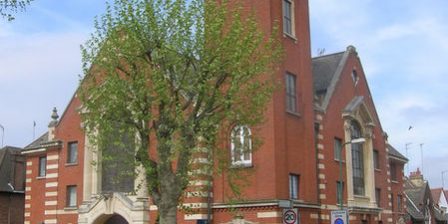 Airport Transfer from Cricklewood to Luton