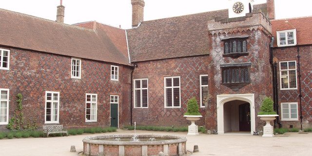 Airport Transfer from Fulham to Heathrow