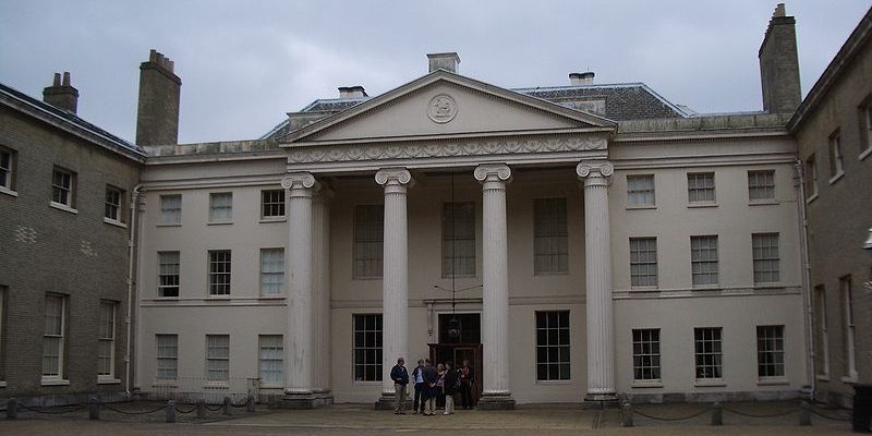 Taxi Transfer from Hampstead to Gatwick Airport