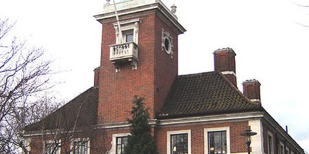 Taxi Transfer from Rotherhithe to Luton Airport