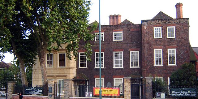 Taxi Transfer from Homerton to Gatwick Airport