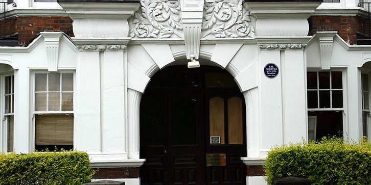 Taxi Transfer from Chiswick to London City Airport