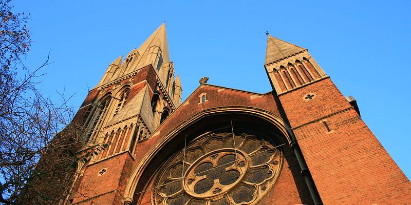 Taxi Transfer from Kilburn to Luton Airport