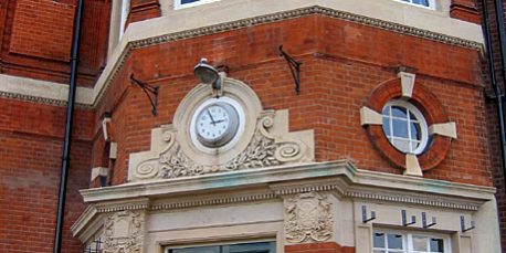 Airport Transfer from East Dulwich to Gatwick