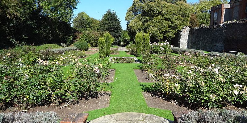 Airport Transfer from Eltham to Stansted Airport