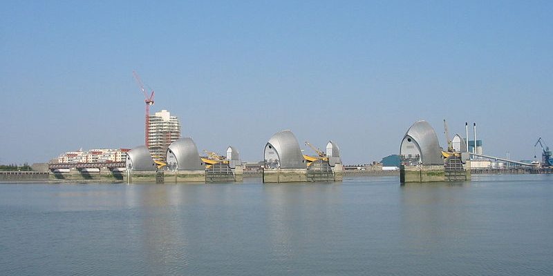 Taxi Transfer from Charlton to Gatwick Airport