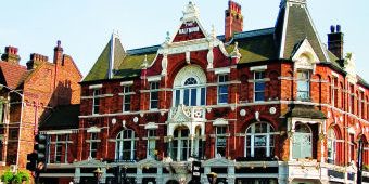 Taxi Transfer from Herne Hill to Gatwick Airport