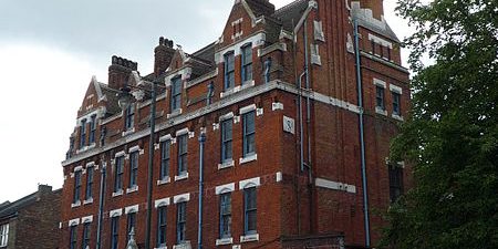 Taxi Transfer from Norwood to Gatwick Airport