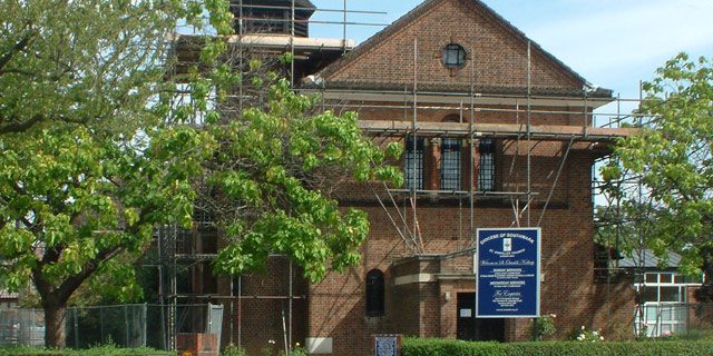 Taxi Transfer from Streatham to Gatwick Airport