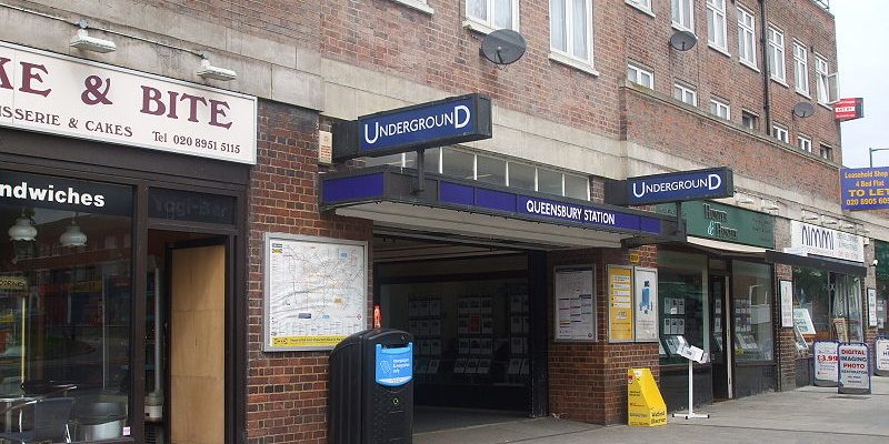 gatwick-airport-transfer-to-the-hyde Taxi Transfer from The Hyde to Gatwick Airport