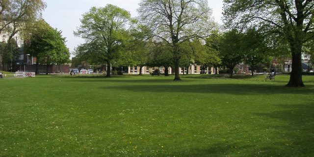 Taxi Transfer from Mortlake to London City Airport