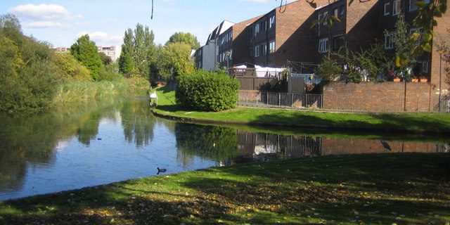 Taxi Transfer from Thamesmead to London City Airport