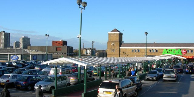 Taxi Transfer from Battersea to Luton Airport