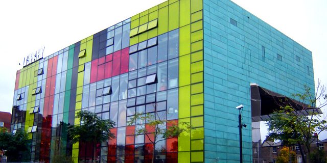 Taxi Transfer from Peckham to Luton Airport