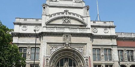 Taxi from South Kensington to Luton Airport