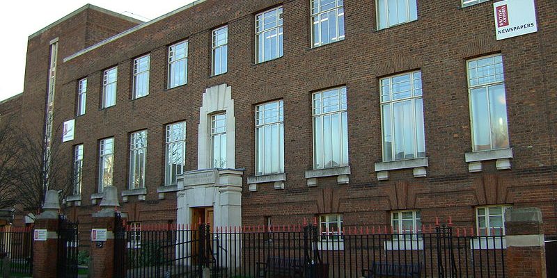 Taxi Transfer from The Hyde to Luton Airport