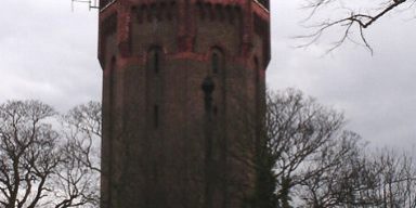 Taxi Transfer from Woolwich to Luton Airport