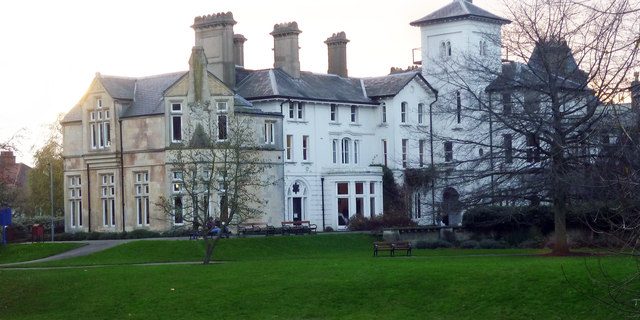 Airport Transfer from North Finchley to Stansted Airport