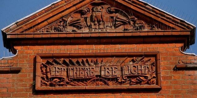 Taxi Transfer from Dorking to Gatwick Airport