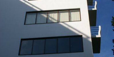 Taxi Transfer from Highgate to Gatwick Airport