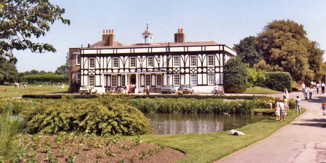 Taxi from Palmers Green to Gatwick Airport