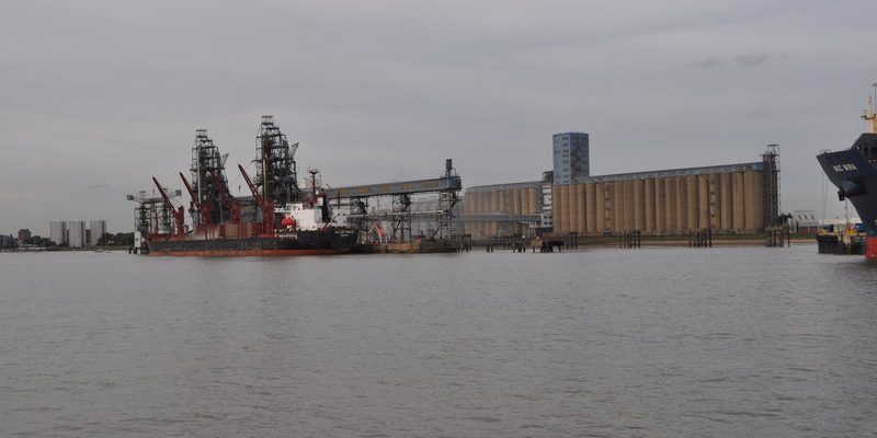 Taxi Transfer from Gatwick Airport to Port of Tilbury