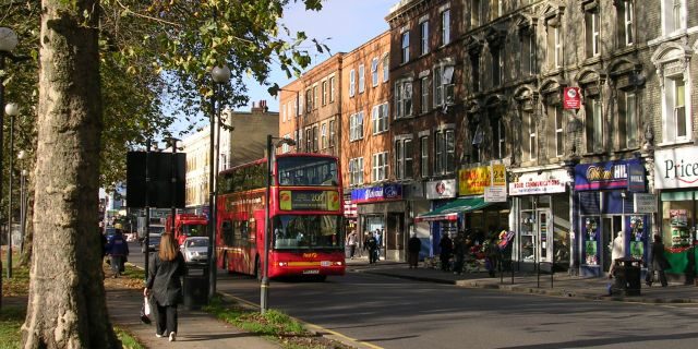 Taxi from Shepherds Bush to Gatwick Airport