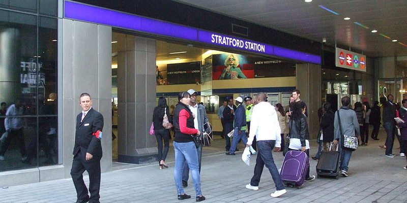 Taxi Transfer from Stratford to Gatwick Airport