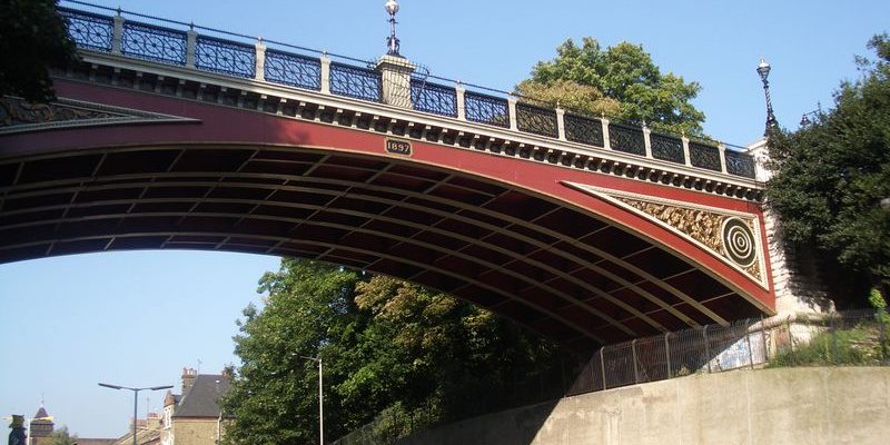 Taxi Transfer from Upper Holloway to Gatwick Airport