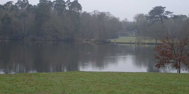 Taxi from Virginia Water to Gatwick Airport