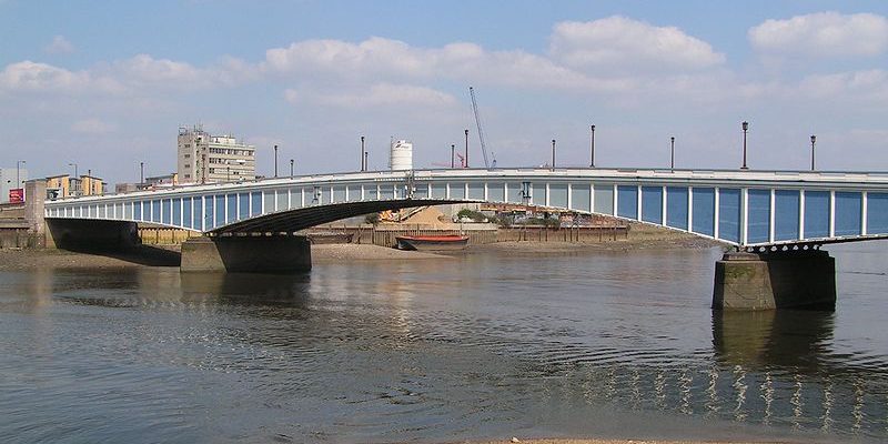 Taxi Transfer from Wandsworth to Gatwick Airport