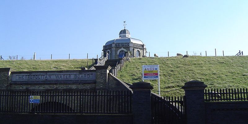 Taxi from West Molesey to Gatwick Airport