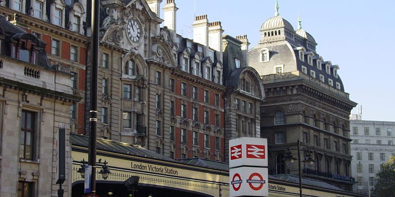 Taxi from Westminster SW1 to Gatwick Airport