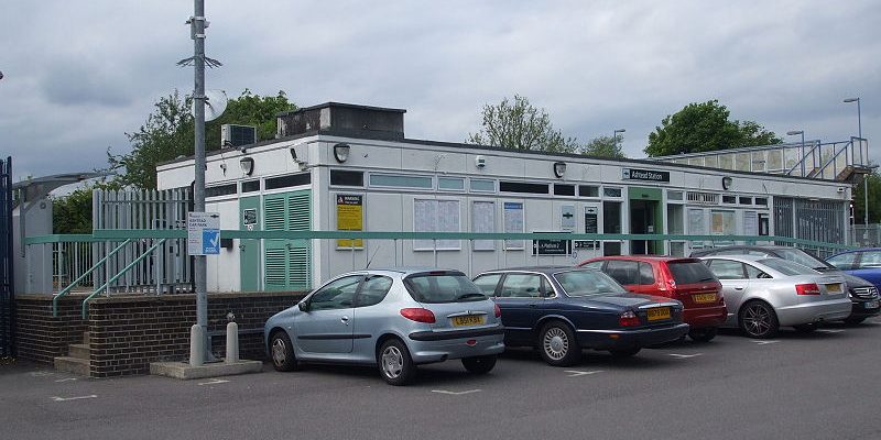 Taxi Transfer from Ashtead to Heathrow Airport