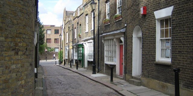 Taxi Transfer from Kentish Town to Heathrow Airport