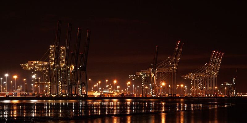 Taxi from Heathrow Airport to Port of Southampton