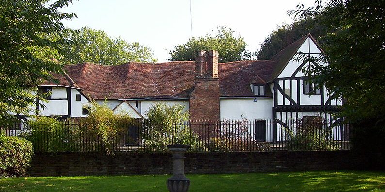 Taxi from Walton-on-Thames to Heathrow Airport