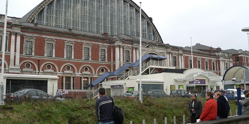 Taxi Transfer from West Kensington to Heathrow Airport