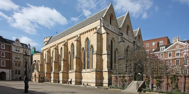 Taxi from City of London EC4 to London City Airport