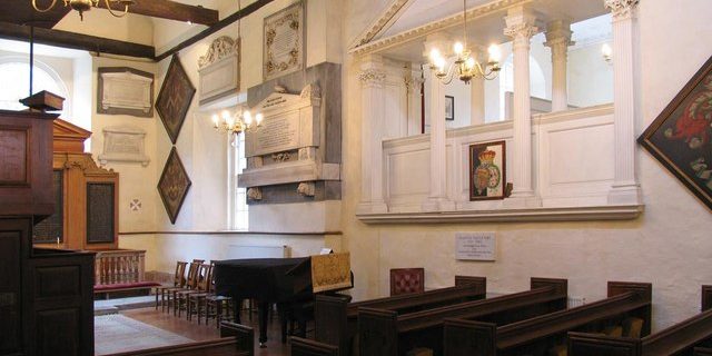 Taxi Transfer from Esher to London City Airport