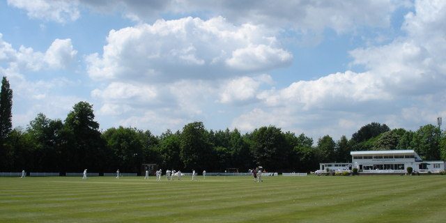 Taxi from West Molesey to London City Airport