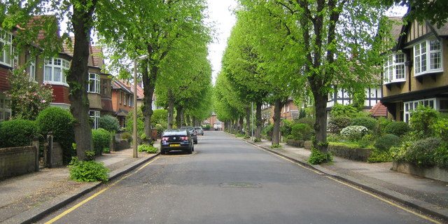 Taxi Transfer from Winchmore Hill to London City Airport