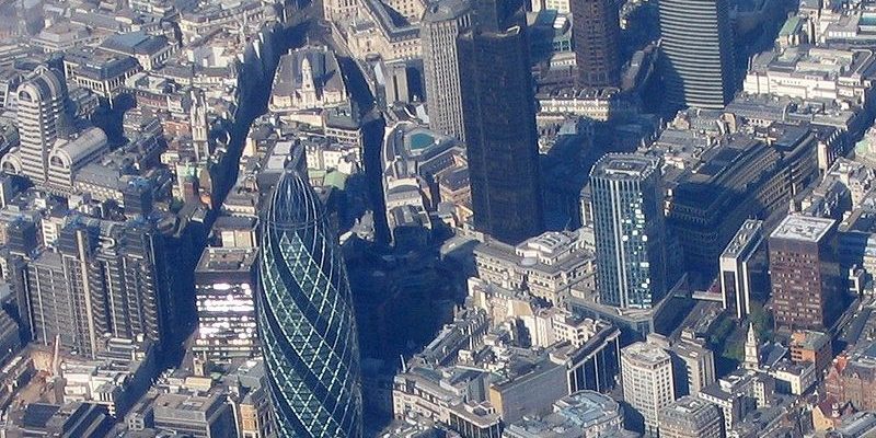 Taxi from City of London EC3 to Luton Airport