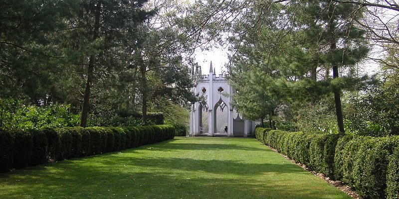 Taxi Transfer from Cobham to Luton Airport